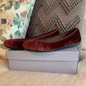 Easy Spirit Gulia flats